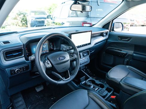 Used 2025 Ford Maverick Lobo AWD/4WD image 15