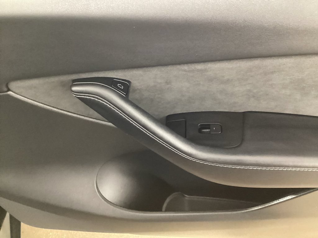 Used 2022 Tesla Model Y Performance AWD/4WD image 22