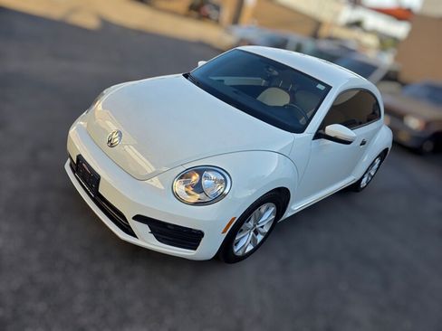 Used 2017 Volkswagen Beetle 1.8T Classic FWD image 3