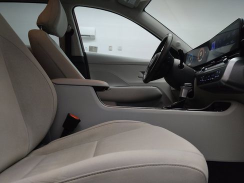 Used 2024 Hyundai Kona SEL FWD image 21