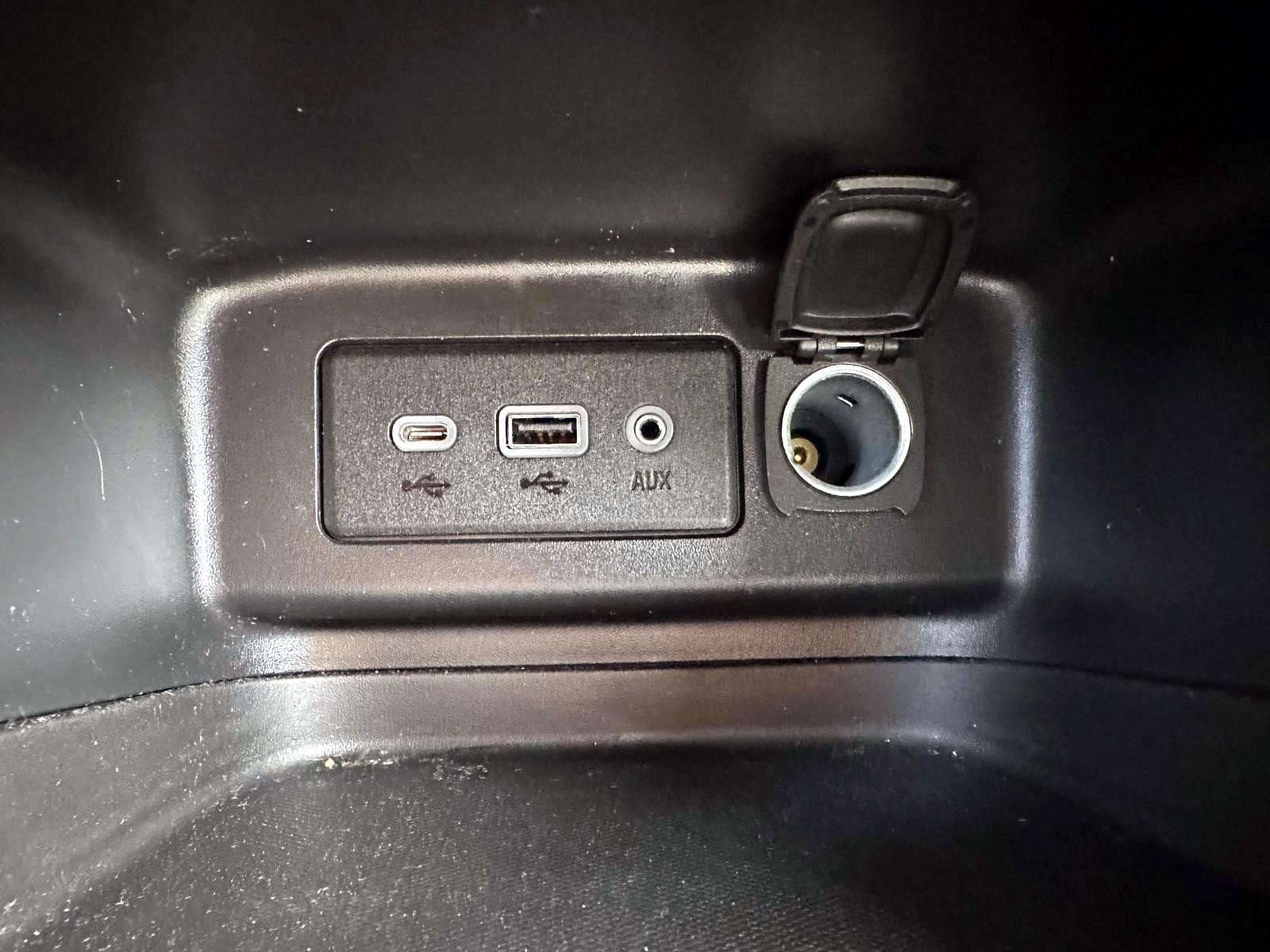 Used 2023 Chevrolet Equinox LT AWD/4WD image 25