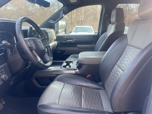 Used 2024 Chevrolet Silverado 2500 ZR2 w/ ZR2 Bison Edition image 15