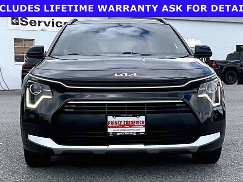 Used 2023 Kia Niro LX FWD image 2