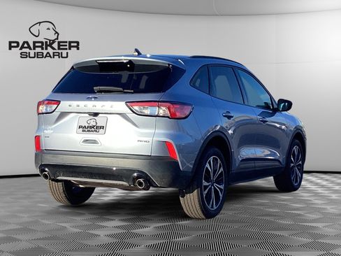 Used 2022 Ford Escape SE w/ SE Sport Appearance Package image 5