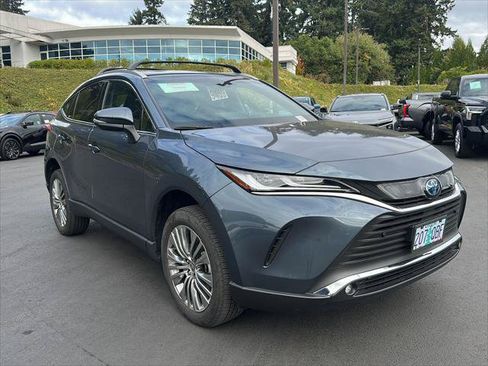 Certified 2024 Toyota Venza XLE AWD/4WD image 4