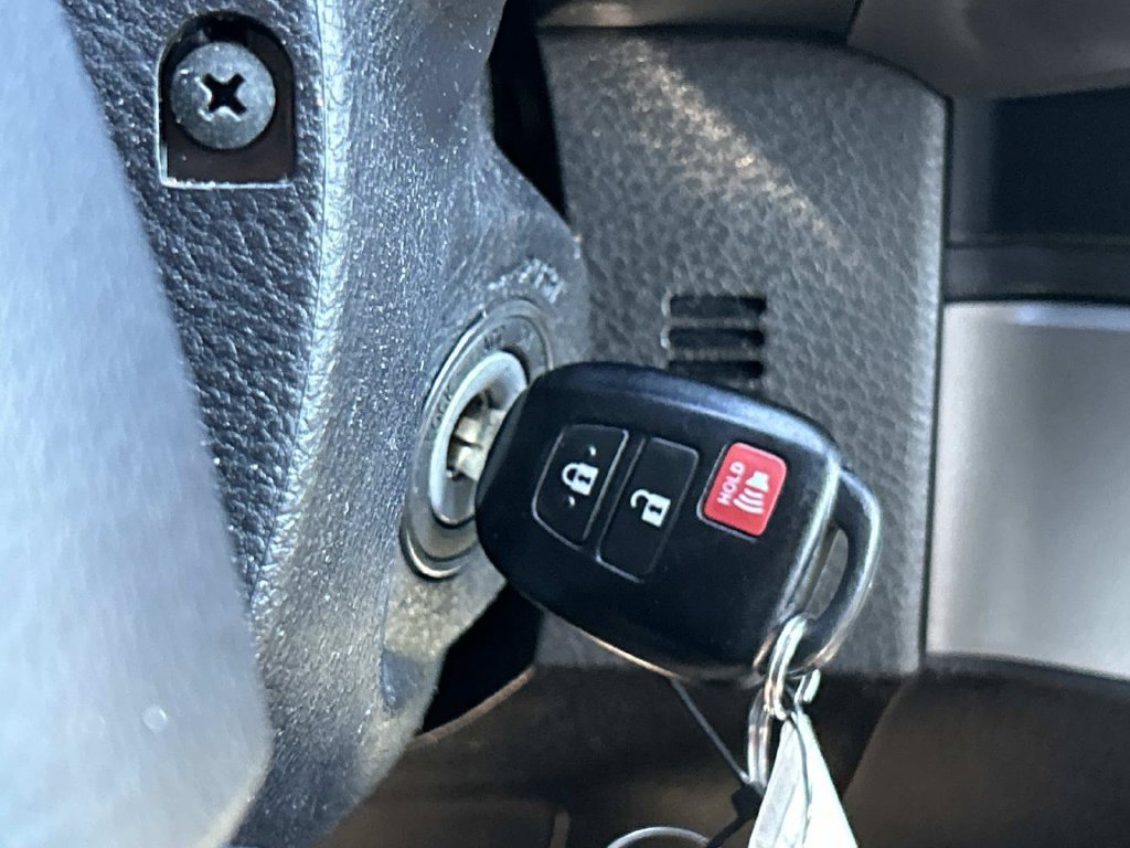 Used 2021 Toyota Tacoma SR5 RWD image 30