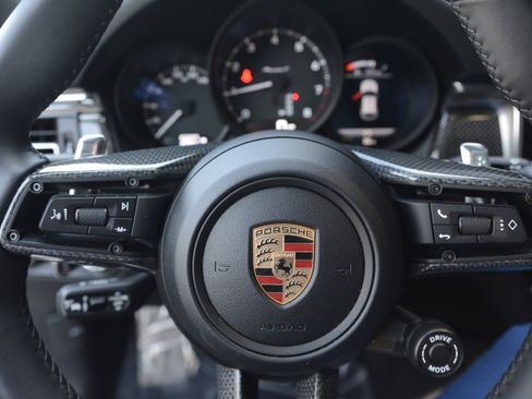 Certified 2026 Porsche Macan Turbo AWD/4WD image 16