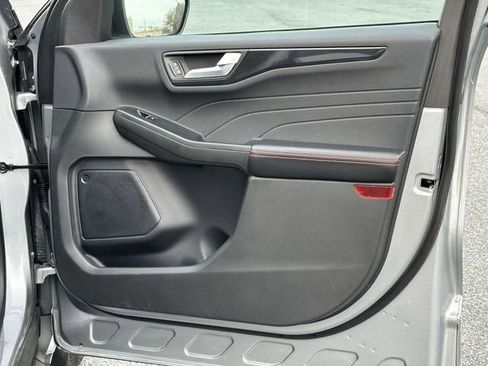 Used 2023 Ford Escape ST-Line w/ Tech Pack #1 image 9