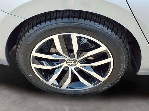 Used 2025 Volkswagen Jetta SE image 20