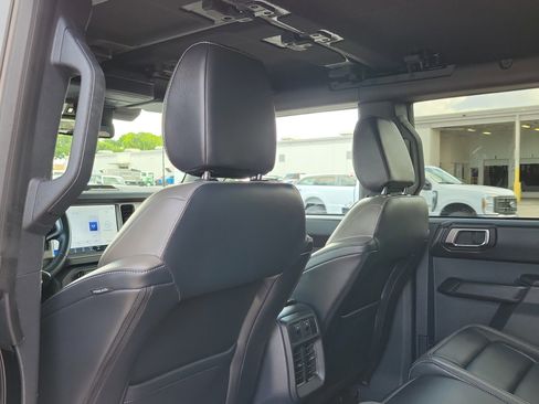 Certified 2025 Ford Bronco Outer Banks AWD/4WD image 13