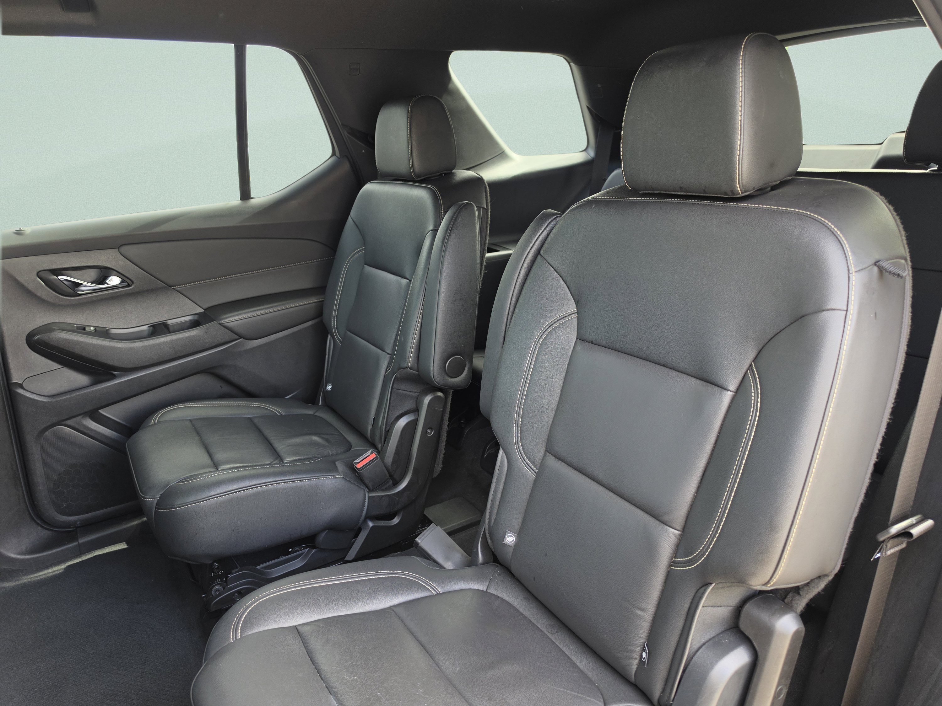 Used 2022 Chevrolet Traverse LT FWD image 24