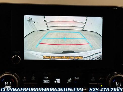 Used 2023 Toyota Highlander LE image 26