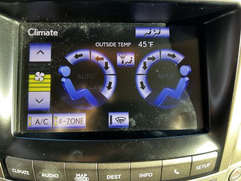 Used 2014 Lexus LX 570 4WD image 25