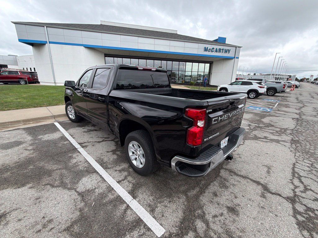 Used 2024 Chevrolet Silverado 1500 LT w/ Protection Package RWD image 3