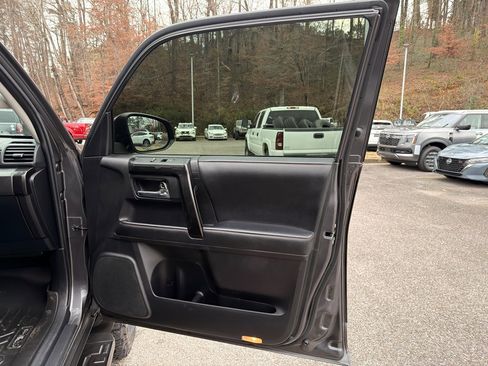 Used 2021 Toyota 4Runner TRD Off-Road Premium image 19