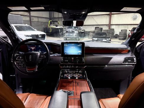 Used 2021 Lincoln Navigator L Reserve image 29