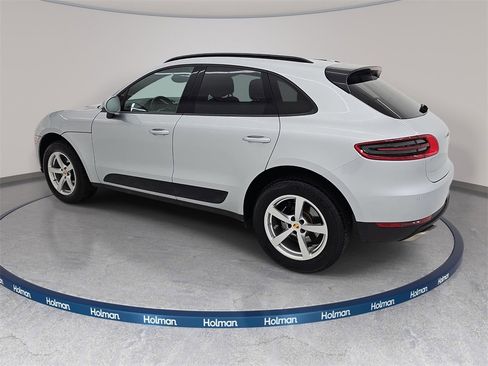 Used 2018 Porsche Macan image 10