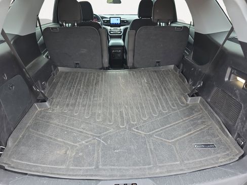 Used 2021 Ford Explorer XLT image 10