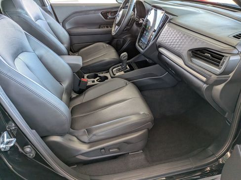 Used 2025 Subaru Forester Limited image 31