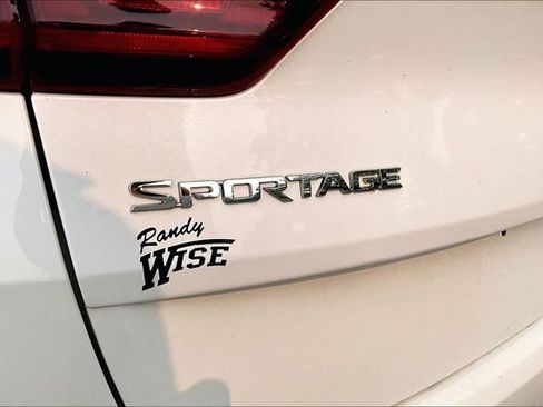Used 2022 Kia Sportage EX AWD/4WD image 8