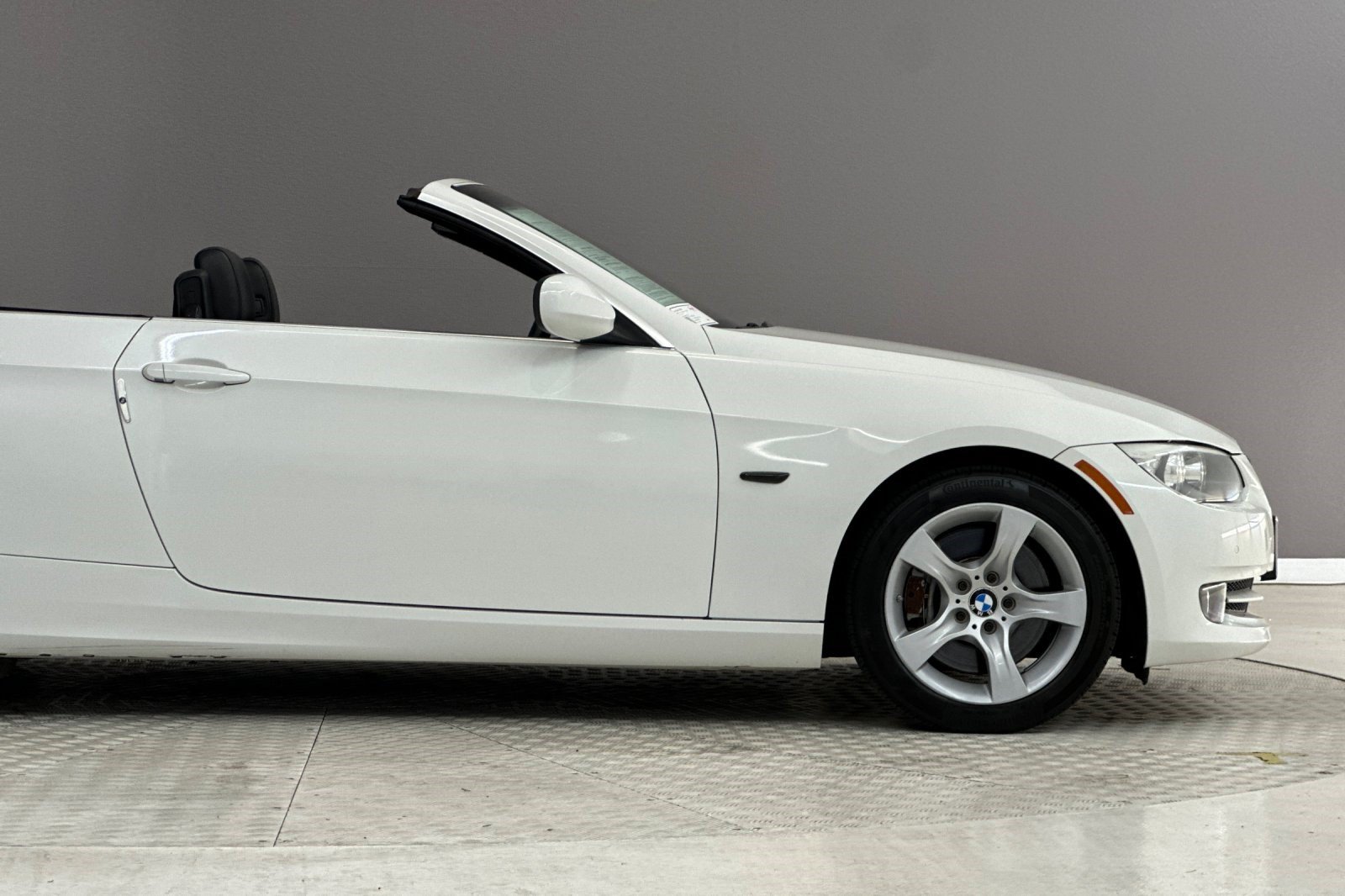 Used 2011 BMW 335i Convertible RWD image 33