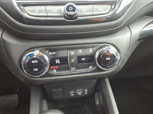 Used 2023 Chevrolet TrailBlazer ACTIV w/ Sun and Liftgate Package image 19