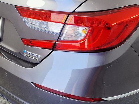 Used 2018 Honda Accord Touring image 6