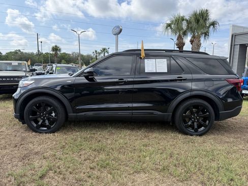 Certified 2023 Ford Explorer ST-Line w/ Class IV Trailer Tow Package RWD image 10