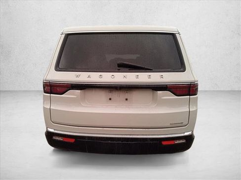 Used 2022 Jeep Wagoneer Series II RWD image 6