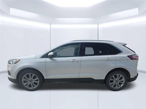Used 2019 Ford Edge Titanium w/ Cold Weather Package AWD/4WD image 2