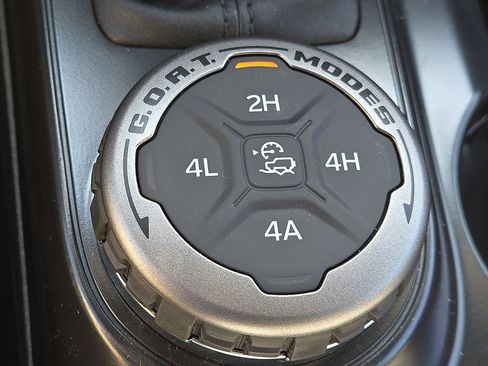 Used 2024 Ford Bronco Black Diamond image 14