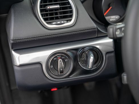 Used 2025 Porsche 718 Boxster image 12