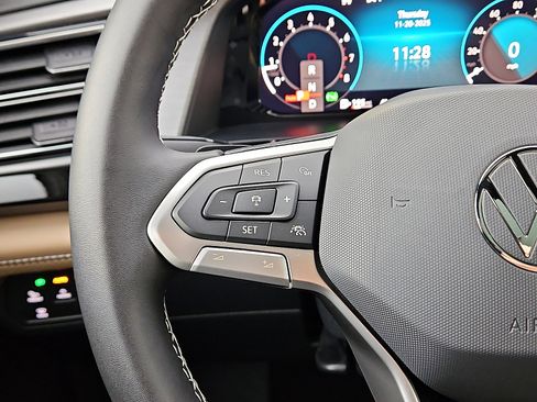 New 2026 Volkswagen Atlas Cross Sport SE image 15