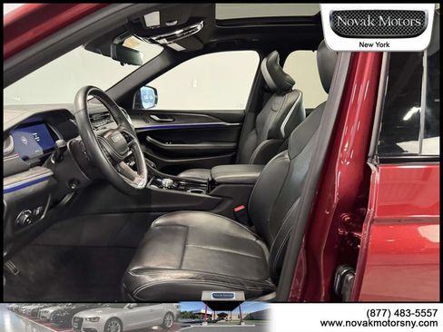 Used 2022 Jeep Grand Cherokee L Overland w/ Luxury Tech Group IV AWD/4WD image 13