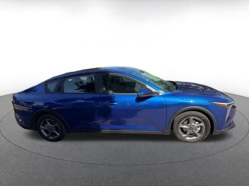 Used 2025 Kia K4 LXS image 16