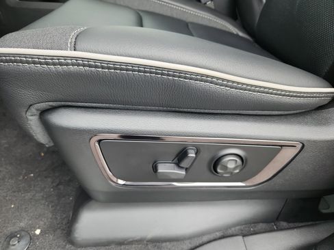 New 2025 RAM 1500 Limited image 14