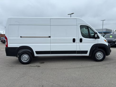 New 2026 RAM ProMaster 2500 w/ Convenience Group image 4
