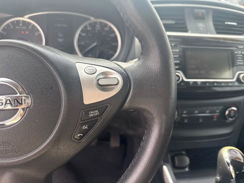Used 2016 Nissan Sentra SV FWD image 17