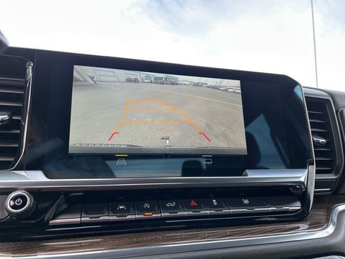 Used 2025 Chevrolet Silverado 1500 LT image 24