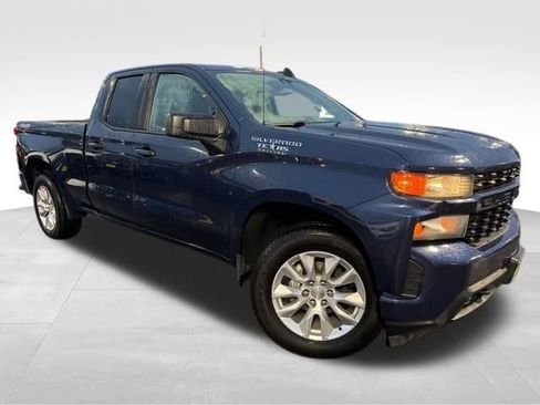 Used 2021 Chevrolet Silverado 1500 Custom image 1