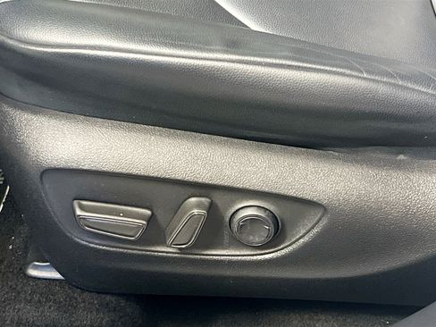 Used 2023 Toyota Highlander XLE FWD image 15
