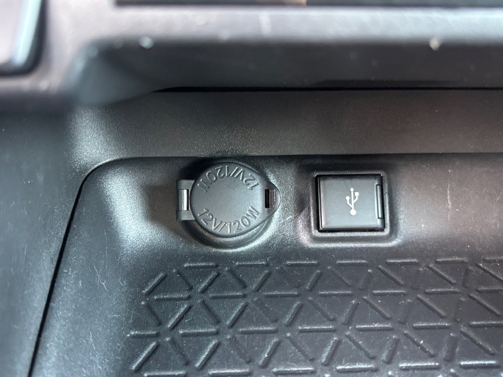 Used 2021 Toyota RAV4 LE FWD image 27