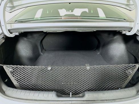 Certified 2025 Hyundai Elantra SE image 25