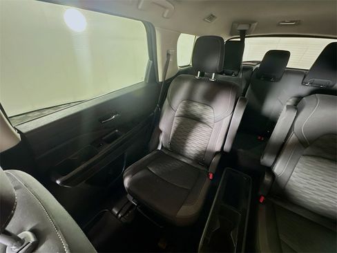 Used 2022 Nissan Pathfinder SV w/ SV Premium Package image 12