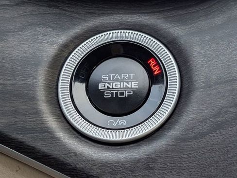 Used 2025 Jeep Grand Cherokee Limited image 31