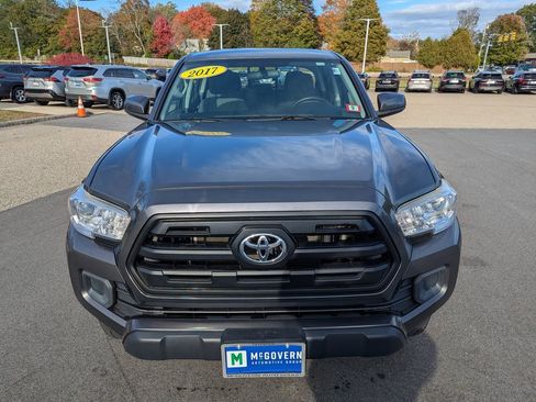 Used 2017 Toyota Tacoma SR image 8