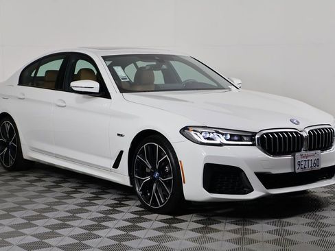 Used 2023 BMW 530e xDrive w/ M Sport Package image 3