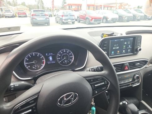 Used 2019 Hyundai Santa Fe SE image 8