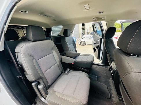 Used 2019 Chevrolet Traverse LT FWD image 25