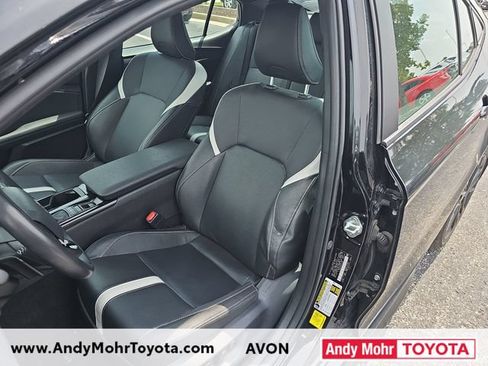 Used 2025 Toyota Camry SE FWD image 9